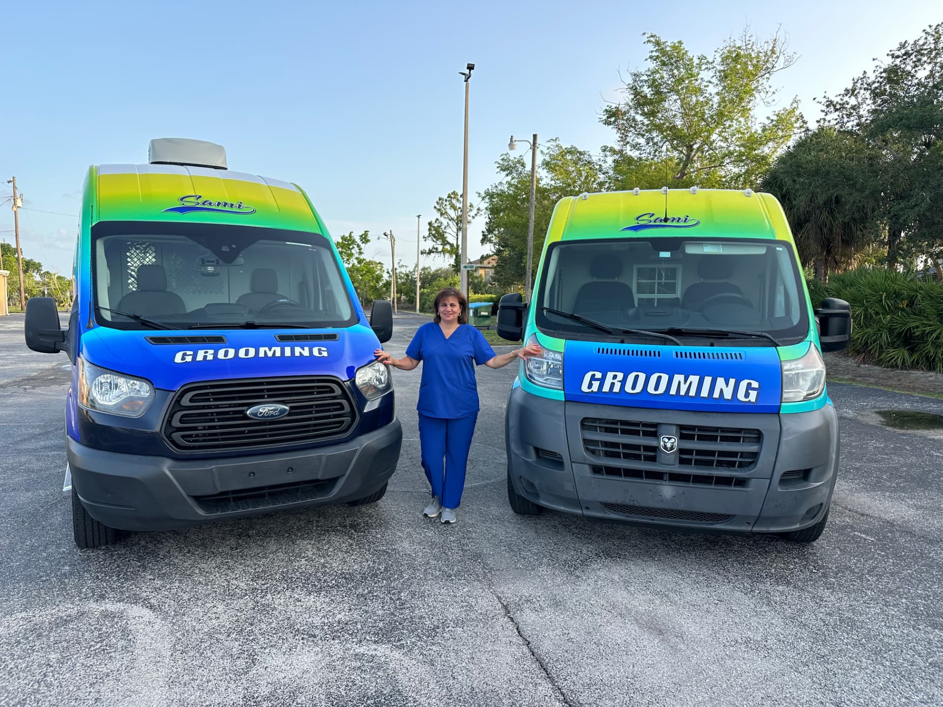 Sami Grooming mobile vans and staff in Southwest Florida